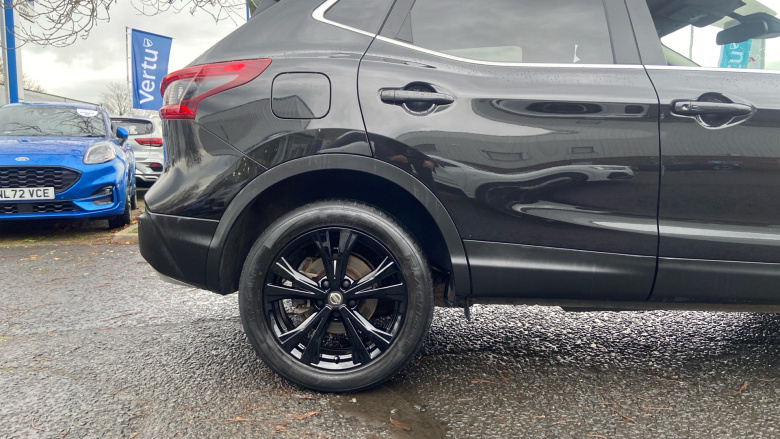 Nissan Qashqai 1.5 dCi N-Connecta 5dr Diesel Hatchback
